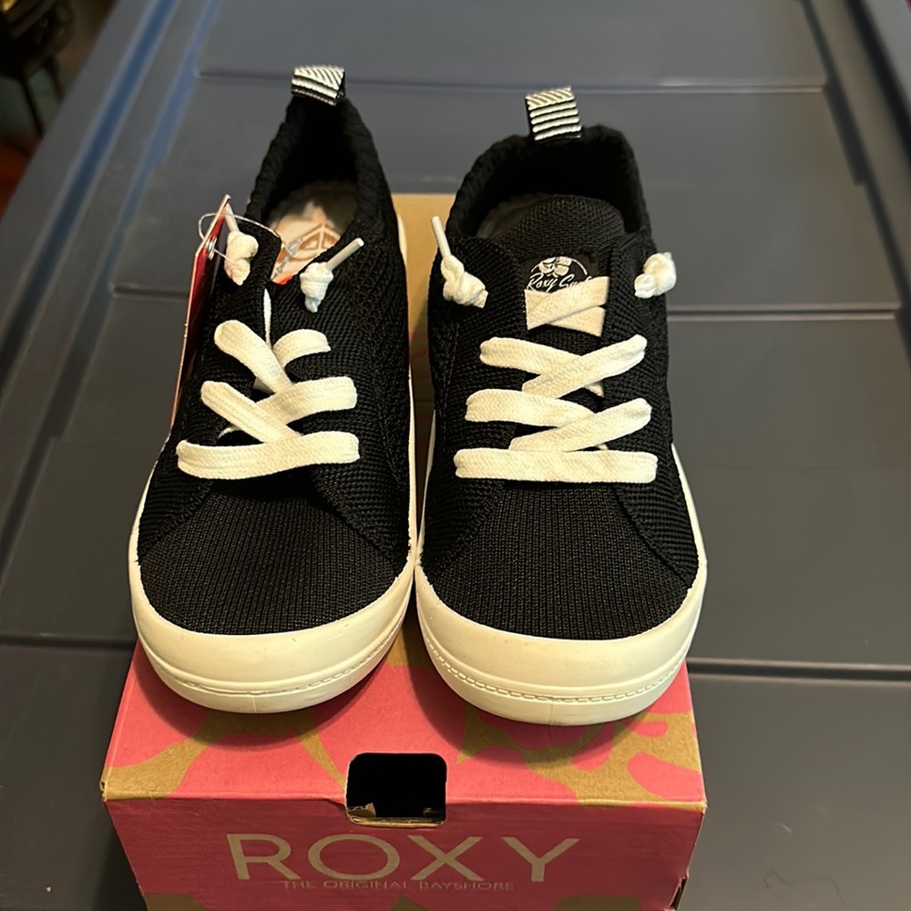 Roxy Bayshore closed knot lace ups
